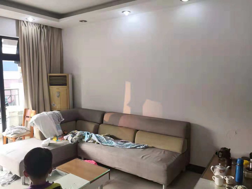新东方花园出租房书房