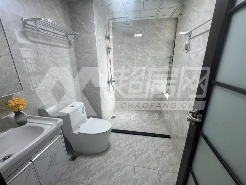 雅居乐英伦首府出租房客厅