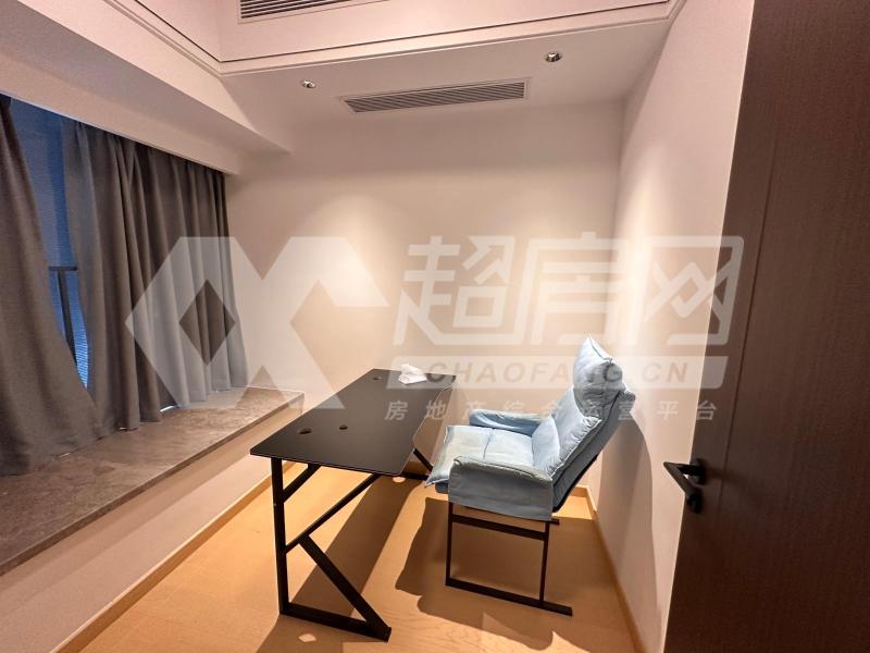 凤语潮鸣苑出租房卧室