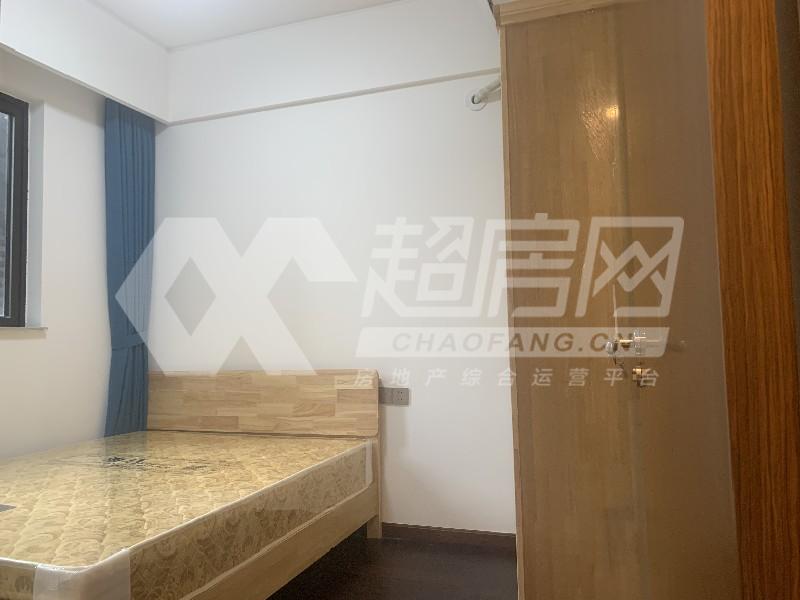 华侨城天鹅湖出租房卧室