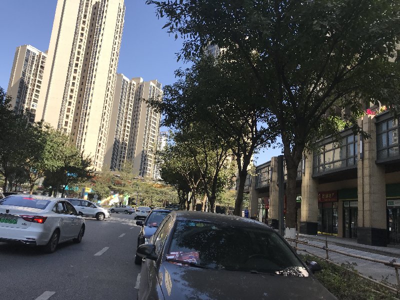 保利中宇花园出租房厨房及卫生间