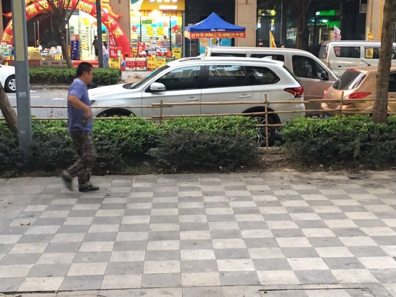 保利中宇花园出租房卧室