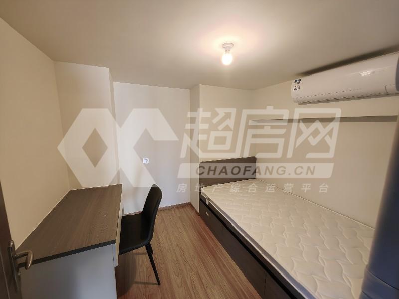 碧桂园风情尚庭出租房书房