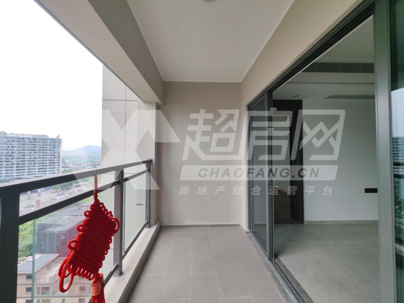 凤语潮鸣苑出租房阳台