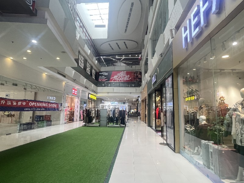 嘉信城市广场出租房厨房及卫生间
