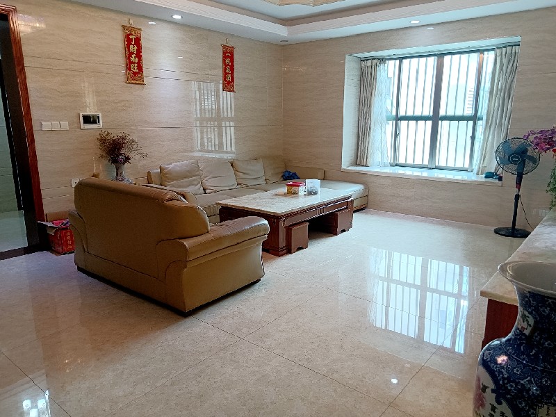 景翠名都出租房客厅