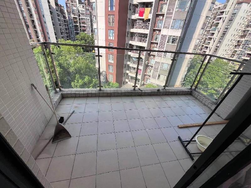 勒水名筑出租房阳台