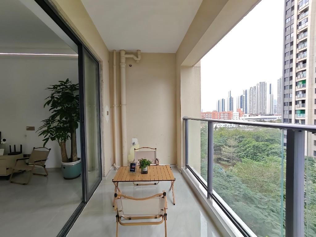 电建洺悦华府出租房阳台