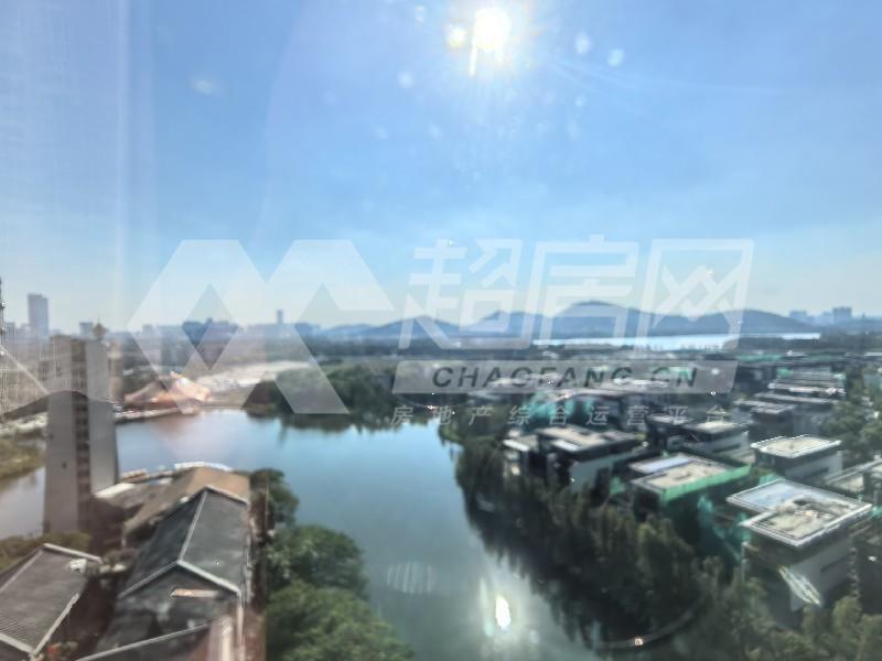 华侨城欢乐海岸广场出租房阳台