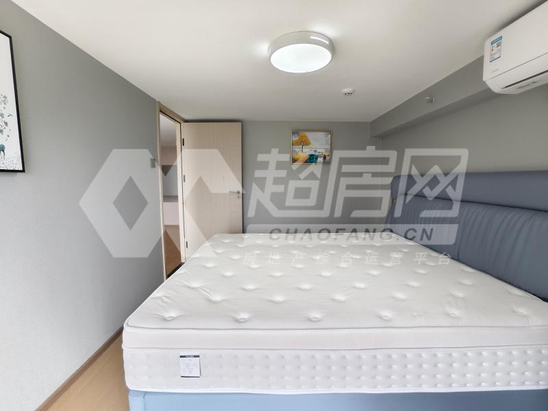 华侨城云尚park出租房卧室