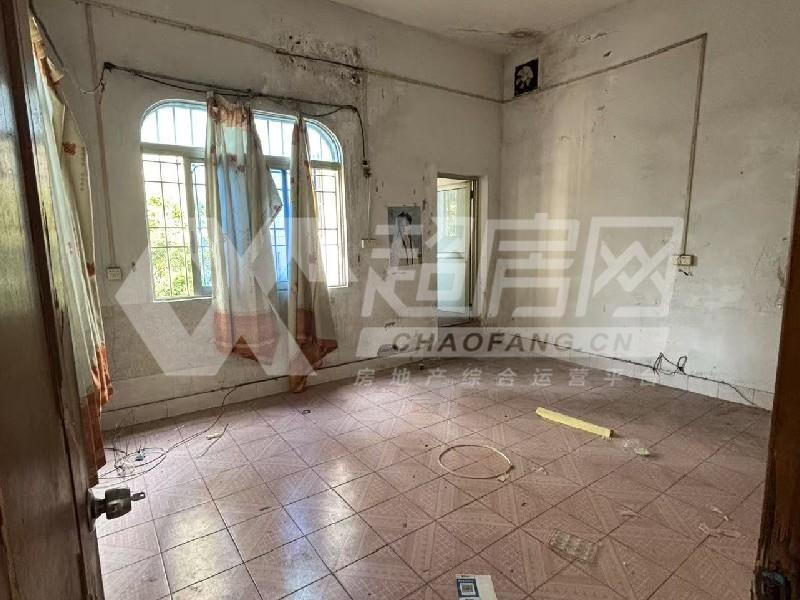 上佳市居委会出租房卧室