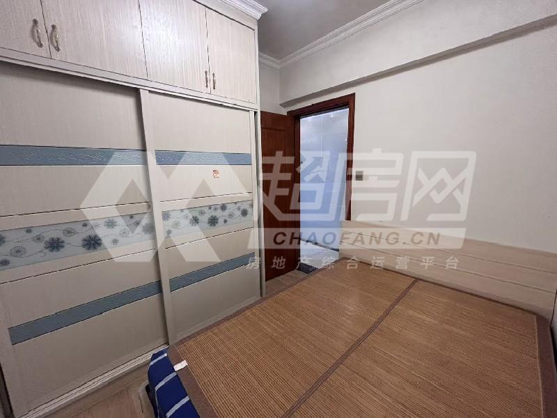 伦教保利中央公园出租房卧室