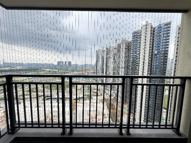 五矿万境水岸出租房阳台