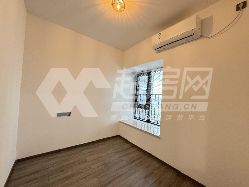 五矿万境水岸出租房卧室