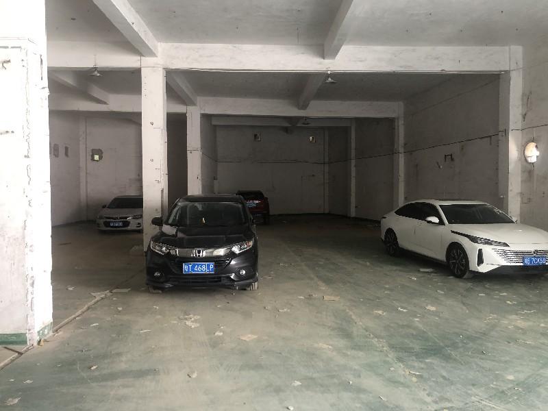 大门工业区出租房客厅