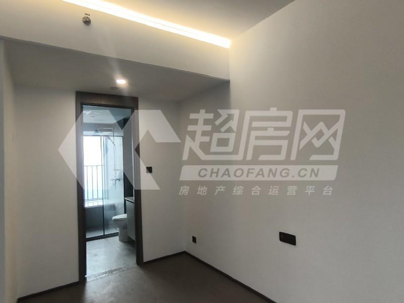 华润云近悦府出租房卧室