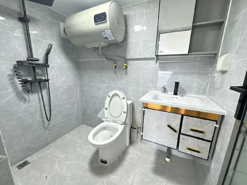 禹洲朗廷湾（商住楼）出租房厨房及卫生间