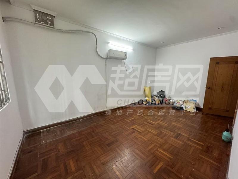 林头社区出租房卧室