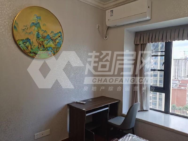 恒大江湾出租房卧室