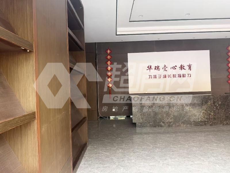 金碧新城出租房卧室