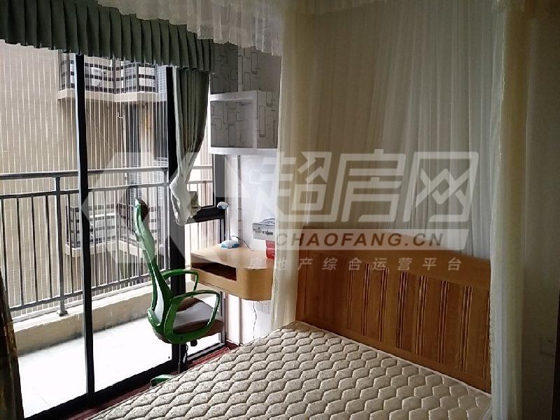 绿地尚品花园出租房卧室
