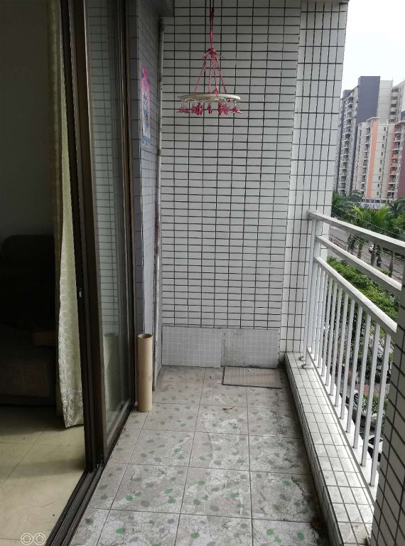 御福名居出租房阳台