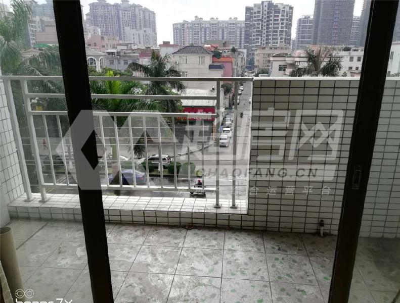 御福名居出租房阳台